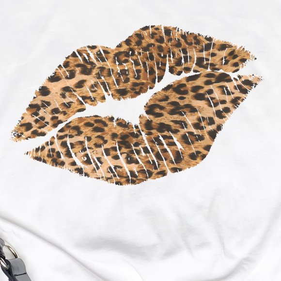 Cheetah Print Lips Kiss Graphic Tee Shirt NEW - Picture 2 of 5